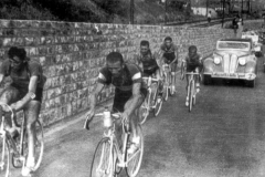1940-Giro-dItalia-Fausto-Coppi-front-left-and-Mario-Vicini-lead-a-break